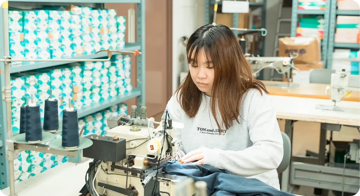 縫製の仕事風景