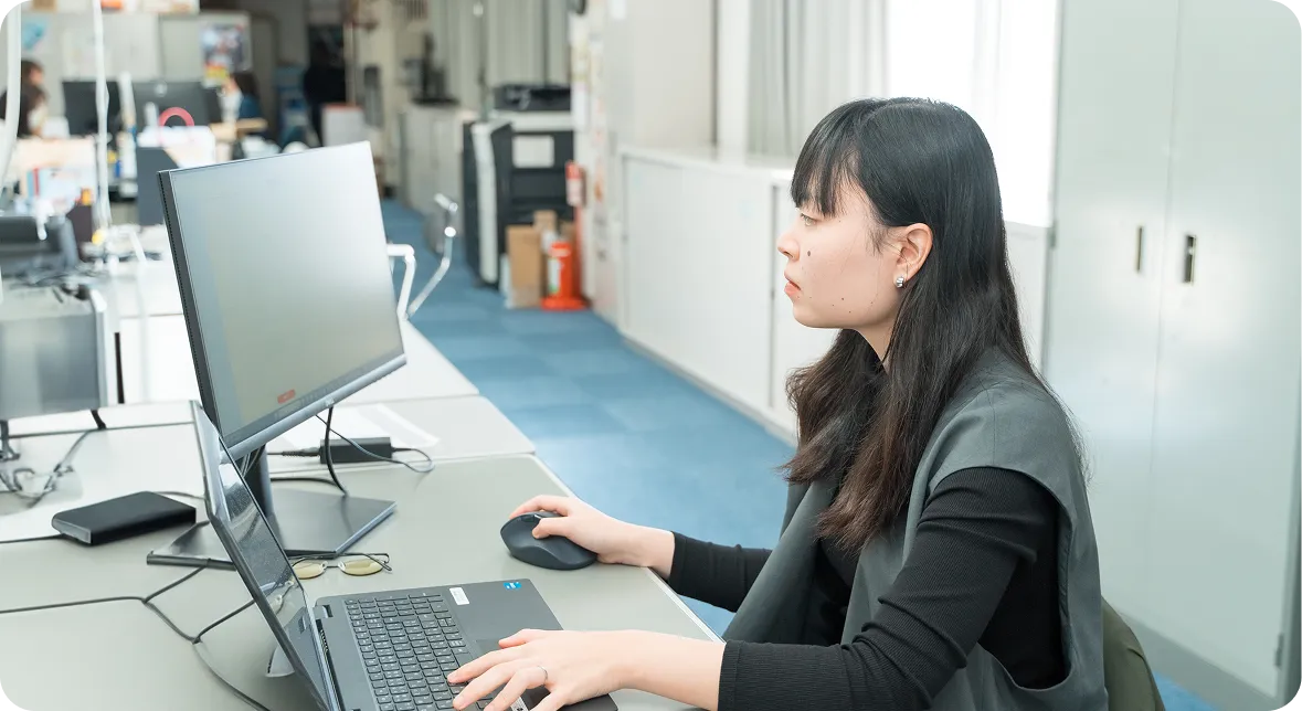 WEBデザイナーの仕事風景